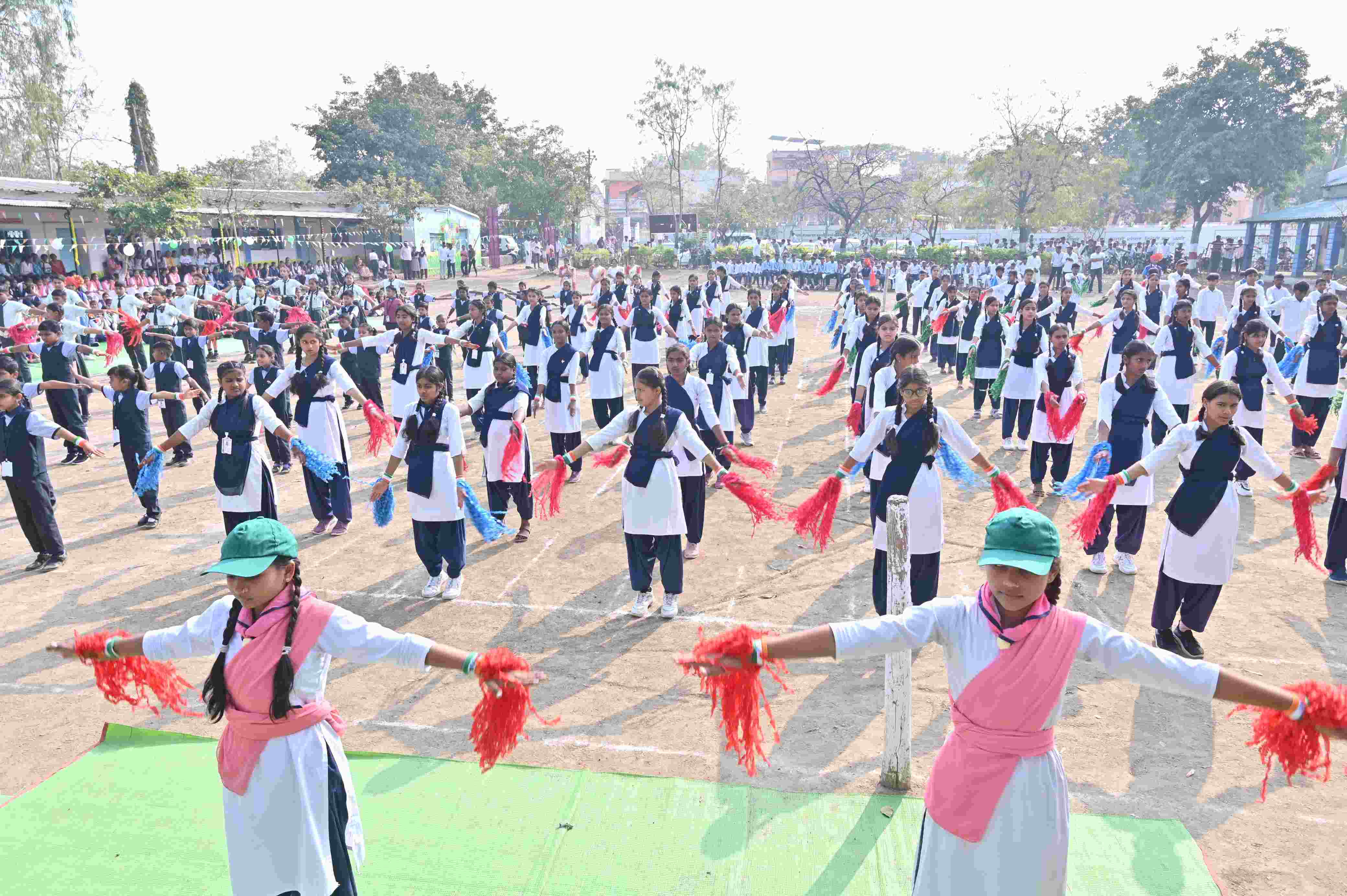 लयबद्ध सामूहिक म्युझिकल कवायतीने जिंकली प्रेक्षकांची मने;